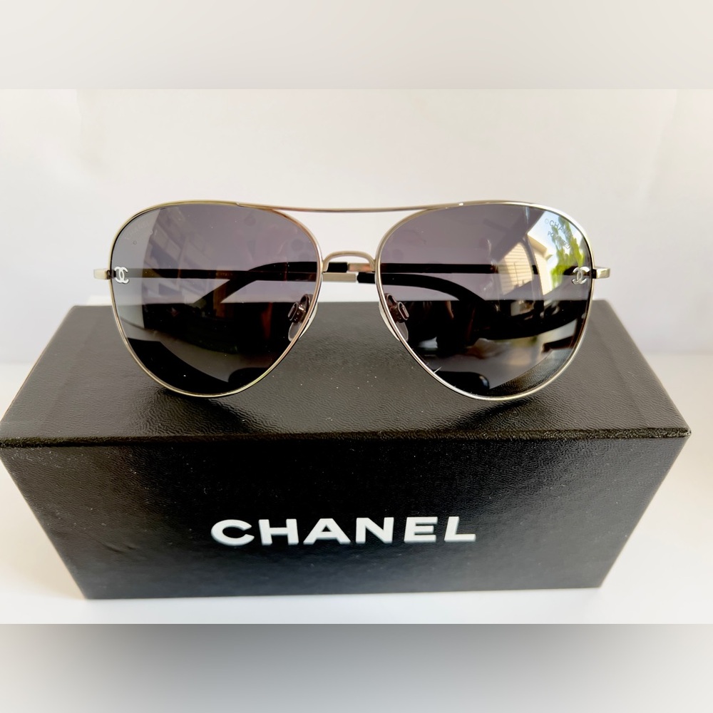 CHANEL 4189 silver/grey size 59/14 sunglasses  Black Quilted Eyewear Case - Picture 2 of 11
